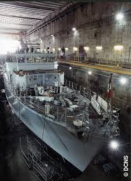 French Marine Nationale Mine Hunter In The Submarine Pens At Brest Navy Aircraft Carrier Navy Ships Aircraft Carrier
