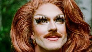 Callie Harding's Instagram, Twitter & Facebook