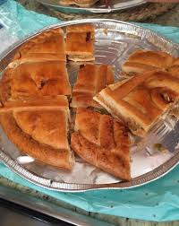 .una juntada con empanadas de por medio ingredientes: Empanada De Atun Mercadona