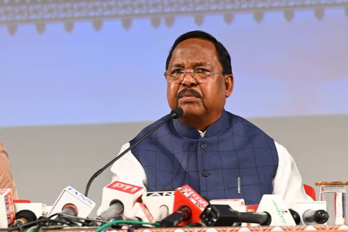 आदिम जाति विकास मंत्री रामविचार नेताम एवं प्रमुख सचिव छत्तीसगढ़ शासन सोनमणि बोरा द्वारा विभागीय गतिविधियों एवं उपलब्धियों पर छत्तीसगढ ...