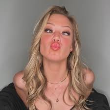 Avery Cristy (@The_AveryCristy)