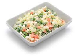 Fine macédoine of vegetables for a fine vegetable mixture for a fine vegetable mixture, the vegetables should be chopped into cubes 4 mm x 4 mm x 4 mm (1/6th inch each side.) to do a macédoine of vegetables, the first step is to peel and wash the vegetable. Mazedonien Salat Macedoine De Legumes Mischgemusesalat Stockfoto Bild Von Bohnen Huhn 83554442