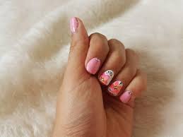 Las uñas decoradas con flores son una de las tendencias en decoración de uñas que no pasa de moda y es que combina muy bien con varios tipos de ropa y en general son diseños que sirven para. Disenos De Unas Con Flores Belleza