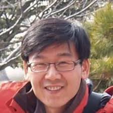 What is the effective methods to control Fusarium basal rot infected by  used seedling trays in transplanted bulb onions?