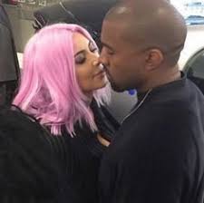 Kim kardashian profite de sa notoriété pour s'engager dans diverses causes, notamment contre le port d'armes et en faveur de la reconnaissance. 390 Kim Kardashian West Ideas In 2021 Kim Kardashian Kardashian Kim