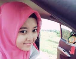 Sarjana Cantik Putri Kuwu Margabakti, Motori BUMDes di Desanya