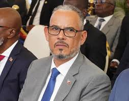 Le Premier ministre Alix Didier Fils-Aimé dit partager la douleur des  familles et des frères d'armes des policiers Garry Junior Lyma, Rony Jose  et Sulmon Job, tués cette semaine par des bandits