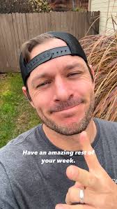 Leave some ❤️ if this resonates with you! #keephustling #nevergiveup  #yogaeverywhere #yogaoutside #idaho