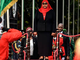 A presidente da tanzânia, samia suluhu hassan, que sucedeu a john magufuli como chefe de estado da tanzânia, foi eleita líder do chama cha mapinduzi (ccm), o antigo partido único que está. Tanzania S First Female President Samia Suluhu Hassan Has Inherited A Covid Mess Bloomberg