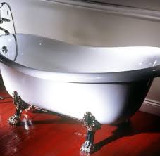 Das rätselraten um die todesursache des superstars hat ein ende. Braunschweig Mutter Schlaft Ein Junge Ertrinkt In Badewanne Welt