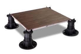 I pavimenti galleggianti per esterni, detti anche sopraelevati, sono la soluzione ideale quando la pavimentazione preesistente è rovinata da infiltrazioni d'acqua, da risalita capillare, da sbalzi termici oppure da troppi strati di mattonelle. Pavimento Flottante Da Esterno Pavimento Sopraelevato Uniflair Schneider Electric