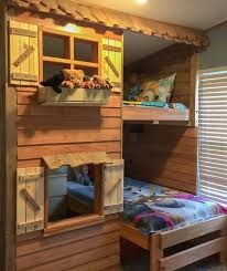 Maybe you would like to learn more about one of these? Log Cabin Bunk Beds Made From 90 Reclaimed Material There Are No Blueprints For This Cabin Style Bunk Bed Because Beliche Madeira Beliche Quarto De Madeira