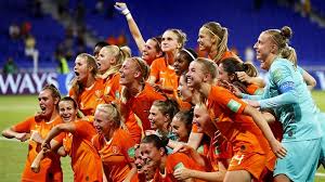 Ruud gullit played on the 1990 world cup team and was a member of the group that won the 1988 european championship. Finale Oranje Leeuwinnen Tegen Vs Op Veel Festivals Te Zien