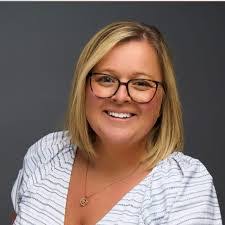 Aimee Stone's Instagram, Twitter & Facebook