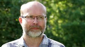 Pohrdají města dešťovou vodou? Víc než polovina jí zmizí v kanálu, zeleň je  nedostatečně využitá, říká expert z ČVUT