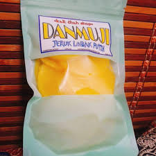 Lobak dapat dimakan dalam keadaan mentah atau bisa juga dijadikan sebagai informasi, lobak putih ini sangat kaya akan potassium yang berguna untuk mengurangi keluarnya kalsium di dalam urin yang dapat membentuk. Danmuji Jeruk Lobak Putih Masam Manis Halal Danmuji Shopee Malaysia