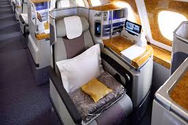 Emirates business class socks & eyeshades. Emirates Erfindet Gerade Die Business Light
