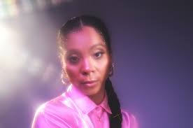 Holli Cook's Instagram, Twitter & Facebook