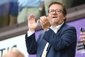 May 17, 2021 · de vlaamse zakenman marc coucke en de italiaanse modeontwerper giorgio armani stappen aan boord van the italian sea group. Coucke Letterlijk En Figuurlijk In Zee Met Giorgio Armani Gazet Van Antwerpen Mobile