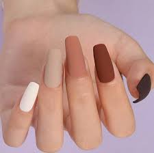 Adquirir uñas acrílicas color mate es uno de los estilos que frecuentan muchos famosos por su particular, pero elegante aspecto. Unas Acrilicas Con Brillo Y En Mate Adva Beauty Salon Facebook