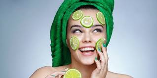 Anda bisa menggunakan masker ini sekali dalam seminggu. 20 Cara Menghilangkan Jerawat Dengan Cepat Bisa Pakai Kulit Jeruk Obat Tetes Mata Kapanlagi Com