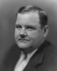 A super studio portrait of one of the funniest actors ever to grace the  screen. I give you Oliver Norvell Hardy... It has that marvelous effect  where he appears to be looking