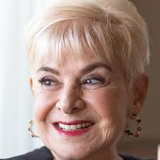 Frontrunners Innovate 2 : Mary Kurek: Amazon.in: Audible Books & Originals