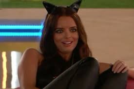 Production staff were told bev is banned from the show after the comments she made. Love Island S Maura Reveals She S Not Wearing Pants To Curtis As They Talk Naughty Role Play Irish Mirror Online