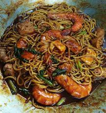 Masukkan sos tiram, sos cili, sos tomato, cuka, gula dan kacau sebati. Resipi Mi Goreng Basah Berlemoih Mulut Dia Punya Sedap Tak Boleh Bawa Bincang Pa Ma