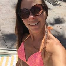 Amazon.com: Lillian Ruff Dog Waste Bag Dispenser with Leash Clip Disposable  Bag Holder for Pet Waste