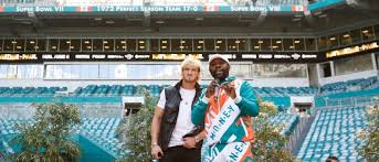 The drama surrounding floyd mayweather jr.'s bout with logan paul next month continues after the boxing legend filed a $122.6 million lawsuit against an entertainment company for failing to bring the fight to dubai, according to a. Floyd Mayweather Vs Logan Paul Shock As Bettors Expect Upset Insight Oddschecker