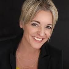 Lorinda Bell's Instagram, Twitter & Facebook