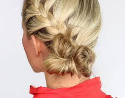 We've all been there—stretching into our downward dogs only to catch a glimpse of our sad gym hairstyles in the studio's mirror. 13 Hot Hairstyles To Rock At The Gym Brit Co