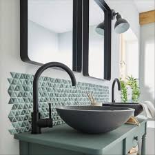 Une Vasque A Poser Noire A L Aspect Moderne Et Design Pour Re Amenager Et Re Decorer Une Maison De Campagne Castorama Goodh En 2020 Vasque A Poser Vasque Castorama