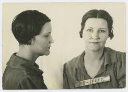 Machine gun kelly died of a heart attack in 1954 in leavenworth prison. How George Machine Gun Kelly Went Down In Flames