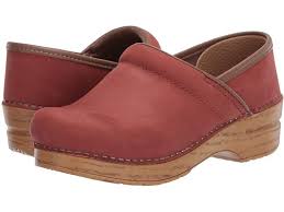 This is why chefs and cooks need the right footwear for the job. The 10 Best Chef Shoes According To The Pros