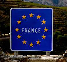 Vous résidez en france et vous travaillez au luxembourg, en france ou en belgique vous êtes salarié et vous devez vous rendre impérativement sur votre lieu de travail, vous avez besoin uniquement de l'attestation établie par votre employeur suivante : Covid 19 Quelle Attestation Presenter Pour Les Francais De L Etranger De Retour En France Femmexpat