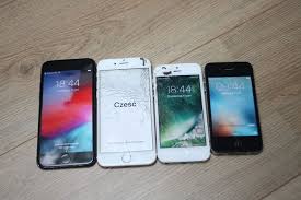 Apple Lot Of 4 Iphones Iphone 4 5 6 7 In Need Of Catawiki