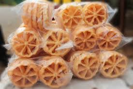 Bagi anda pecinta kudapan manis kering dan sedang berfikir kudapan manis apa yang akan dengan demikian, anda dapat membikin sendiri kudapan manis kastengel keju dirumah anda. 15 Kue Kering Tradisional Terenak Untuk Sajian Lebaran