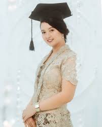 60 Model Kebaya Wisuda Modern Simple Terbaru 2020 Bergaya