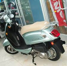 october 2008 vespa vintage scooter girl scooter