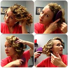 A finger wave is a method of setting hair into waves (curls) that was popular in the 1920s and early 1930s and again in the late 1990s in north america and europe. 1920 S Finger Waves A Vintage Hair Trend Returns