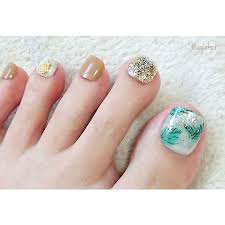 100均新色ホワイトがカワイイ 簡単手描きのボタニカルフットネイル ayako rさんのセルフネイルブログ フットネイル ペディキュア リーフネイル ボタニカルネイル 夏ネイル 夏ネイル2019 夏ネイル2018 夏ネイル 夏ネイル セルフ 夏ネイル