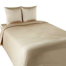 Un choix unique de housse de couette 220 x 240 disponible dans notre magasin. Parure De Lit Beige Clara Cadeau Housse De Couette 2 Taies D Oreiller En Satin 200x200cm 60x60cm Fashion Express La Parure De Lit A Prix Carrefour