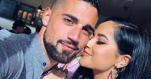 Who Is Becky G Dating Angkoo