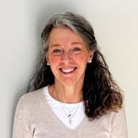 Catherine Bowden's Instagram, Twitter & Facebook