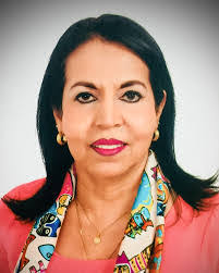 Liliana Arias's Instagram, Twitter & Facebook