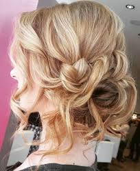 We've got plenty of curly prom hairstyles to choose from because we all like to have options! 45 Side Hairstyles For Prom To Please Any Taste