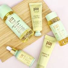 La peau noire et métissée possède une plus forte concentration de mélanine que la peau blanche ou asiatique. Taches Brunes Zoom Sur La Gamme Eclaircissante De Chez Pixi Beauty Qui Fait Fureur A Travers Le Monde