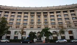 Front, from %1, de pe urmă, de pe drum, from screen. Ministerul Public Posts Facebook